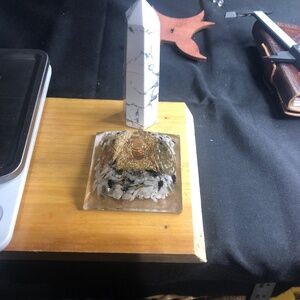 Howlite resin pyramid and tower